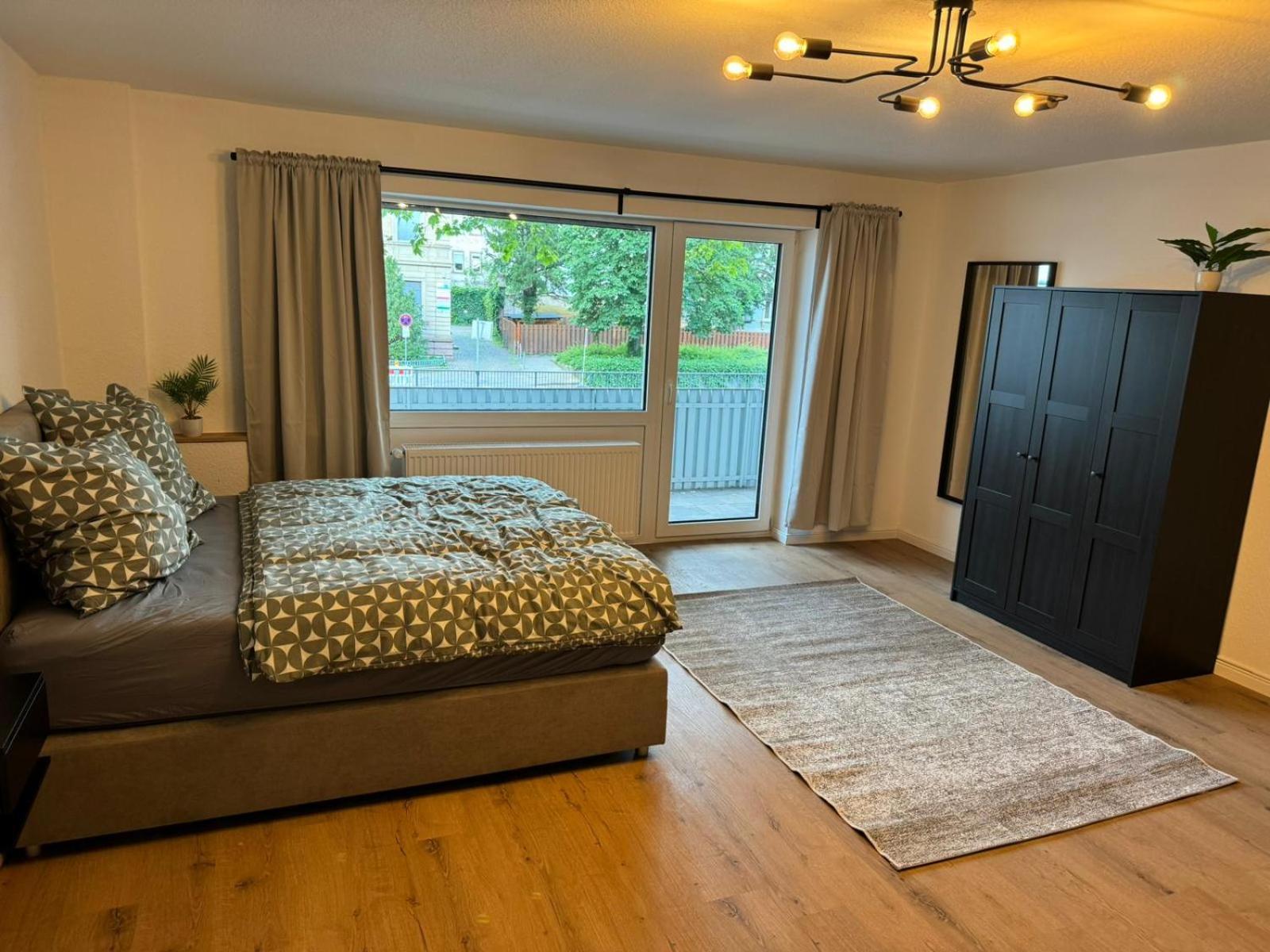 Studio Zimmer In Innenstadt Karlsruhe Ngoại thất bức ảnh